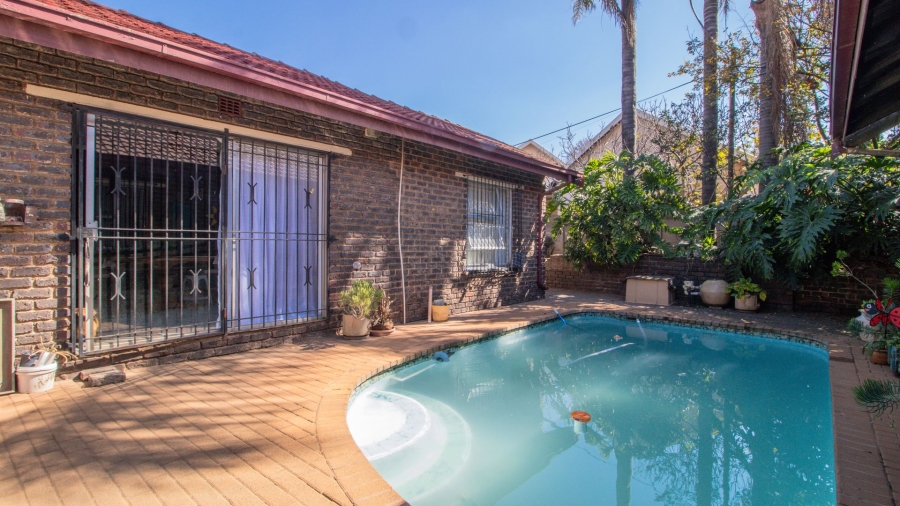5 Bedroom Property for Sale in Birchleigh Gauteng