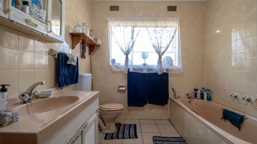 5 Bedroom Property for Sale in Birchleigh Gauteng
