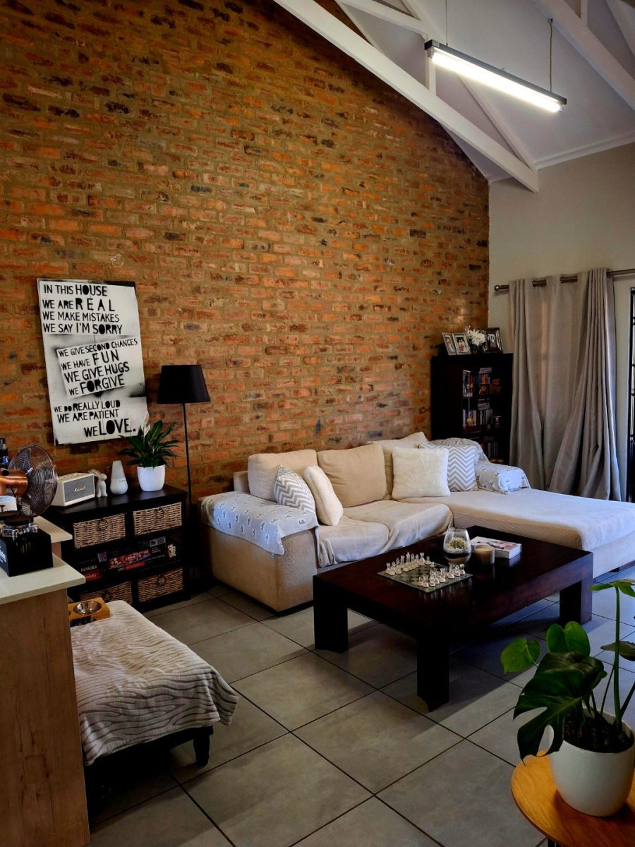To Let 2 Bedroom Property for Rent in Pomona Gauteng