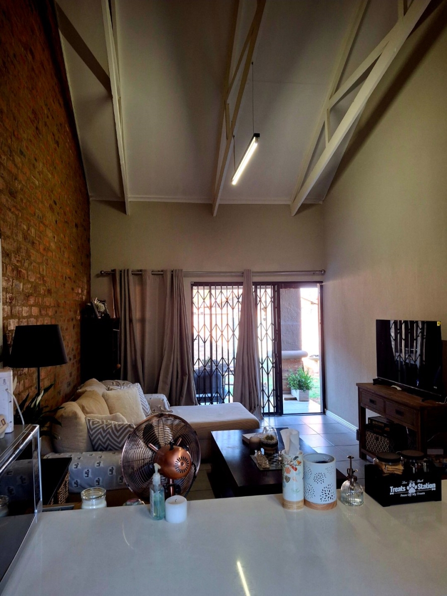 To Let 2 Bedroom Property for Rent in Pomona Gauteng