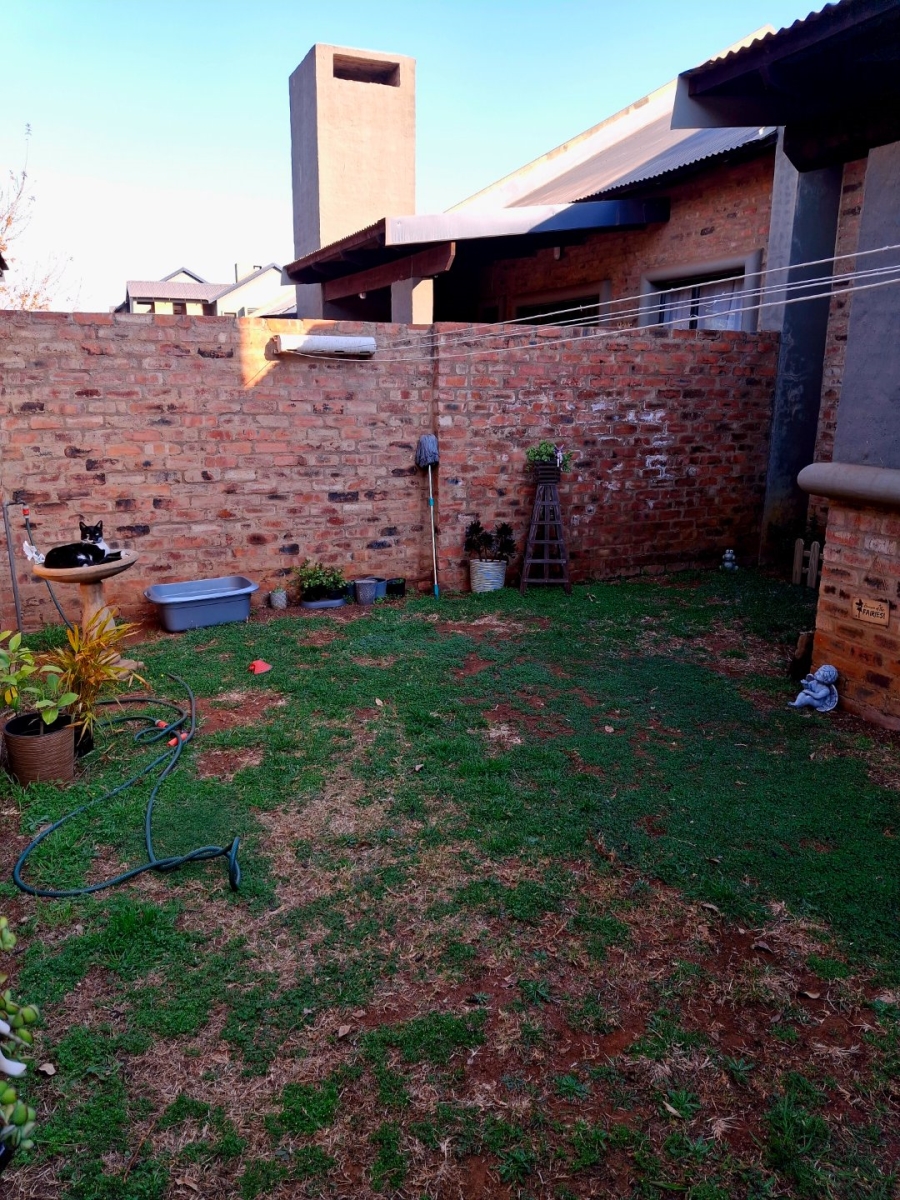 To Let 2 Bedroom Property for Rent in Pomona Gauteng