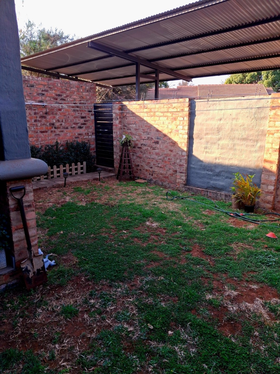 To Let 2 Bedroom Property for Rent in Pomona Gauteng