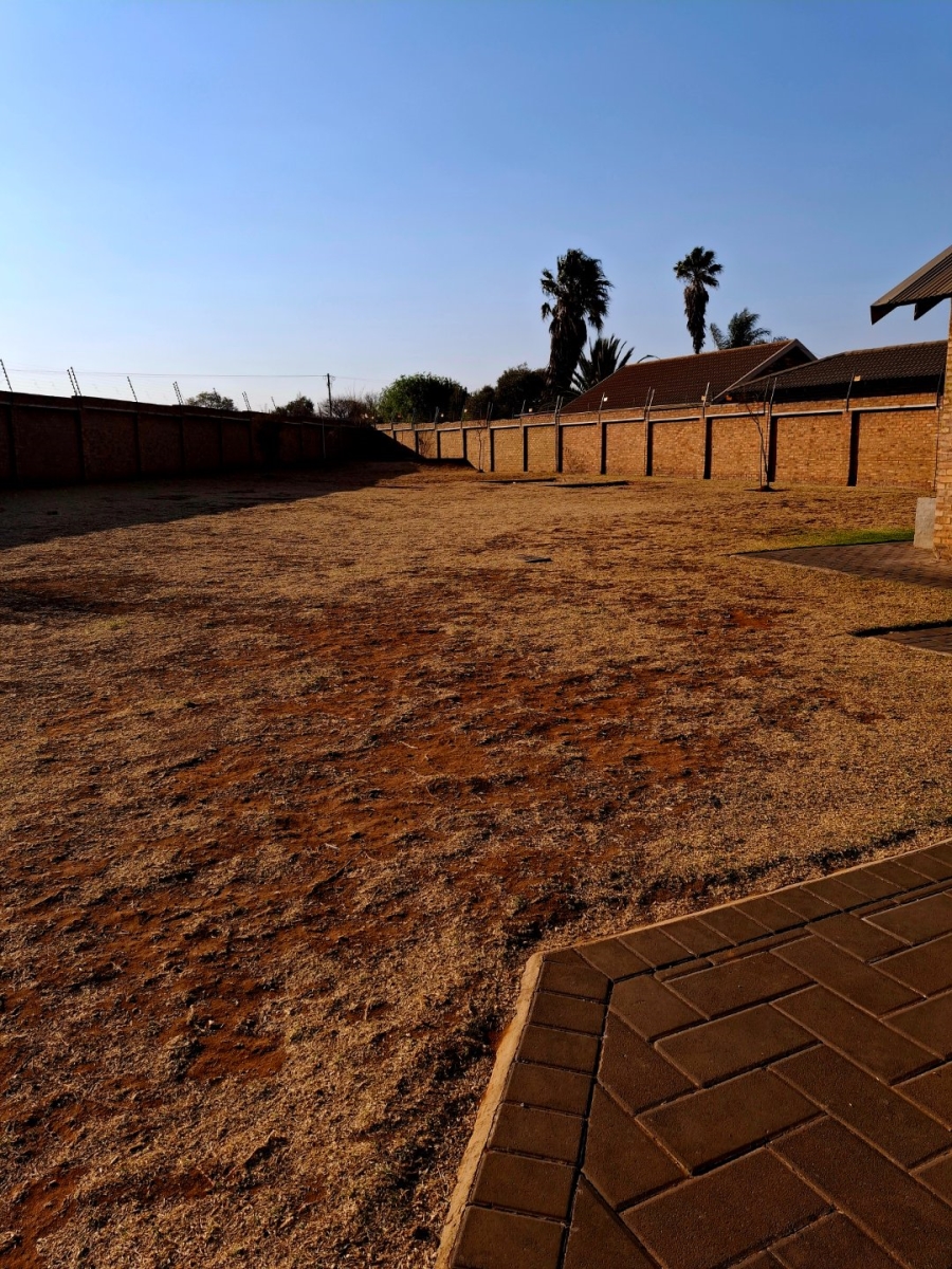 To Let 2 Bedroom Property for Rent in Pomona Gauteng