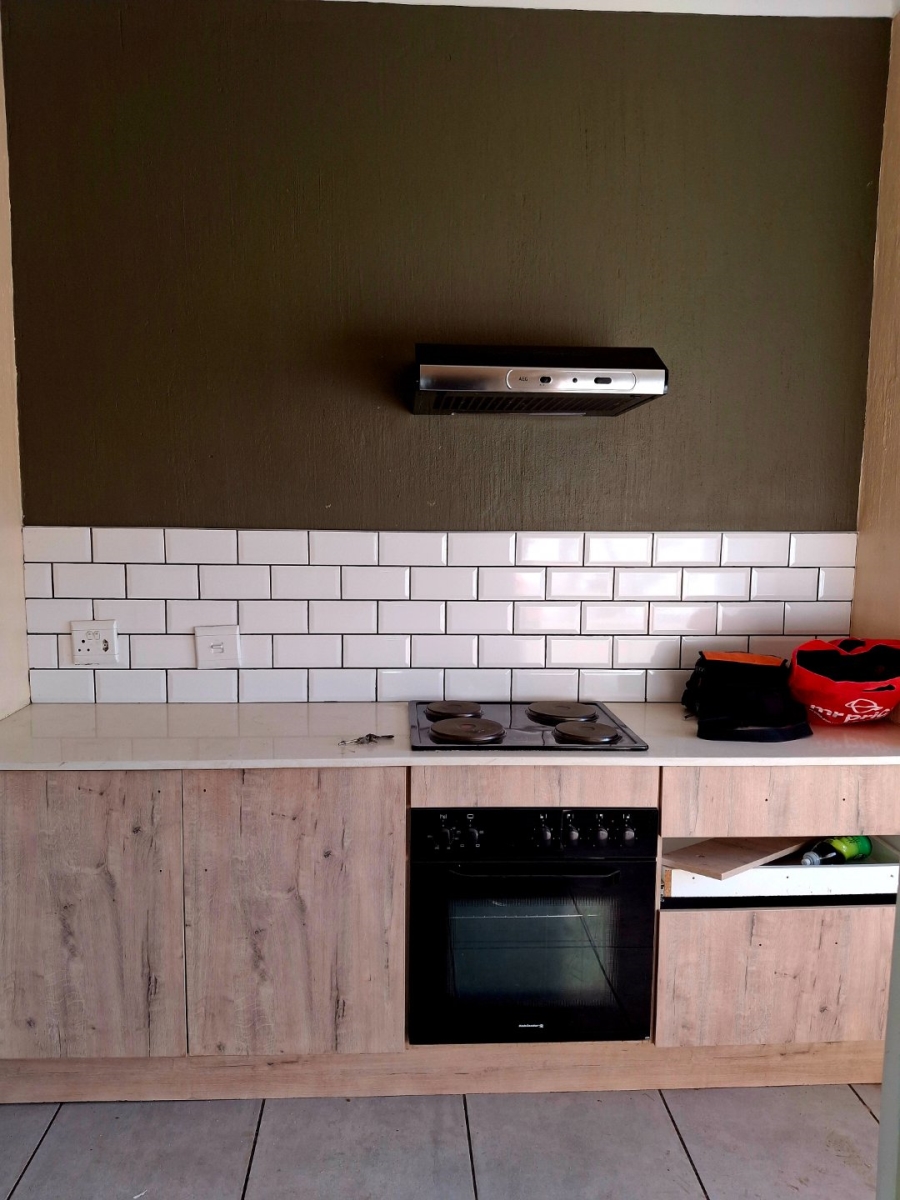 To Let 2 Bedroom Property for Rent in Pomona Gauteng