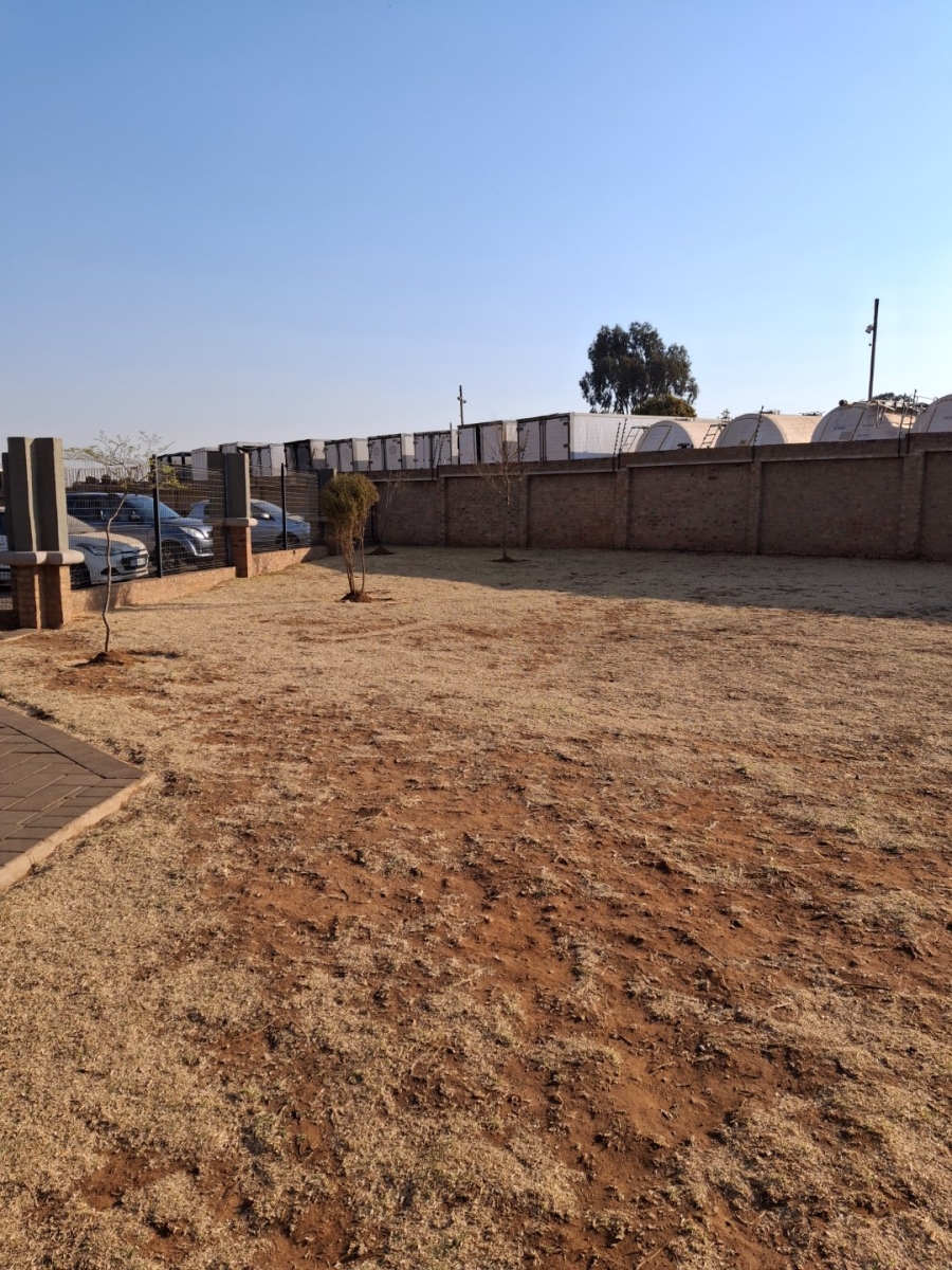 To Let 2 Bedroom Property for Rent in Pomona Gauteng