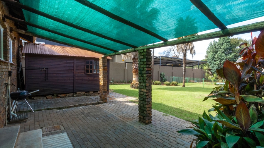 4 Bedroom Property for Sale in Zwartkop Gauteng