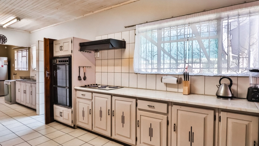 4 Bedroom Property for Sale in Zwartkop Gauteng