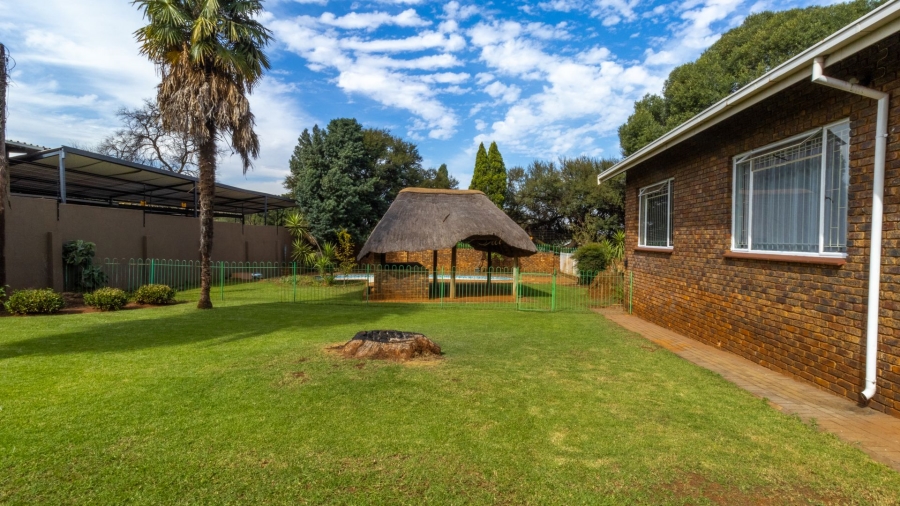 4 Bedroom Property for Sale in Zwartkop Gauteng