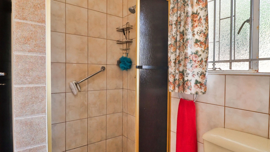 4 Bedroom Property for Sale in Zwartkop Gauteng