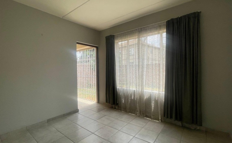 2 Bedroom Property for Sale in Parkrand Gauteng