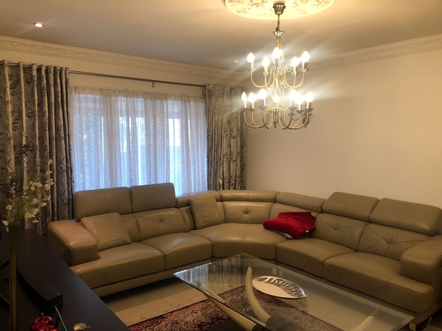 5 Bedroom Property for Sale in Crescent Wood Country Estate Gauteng