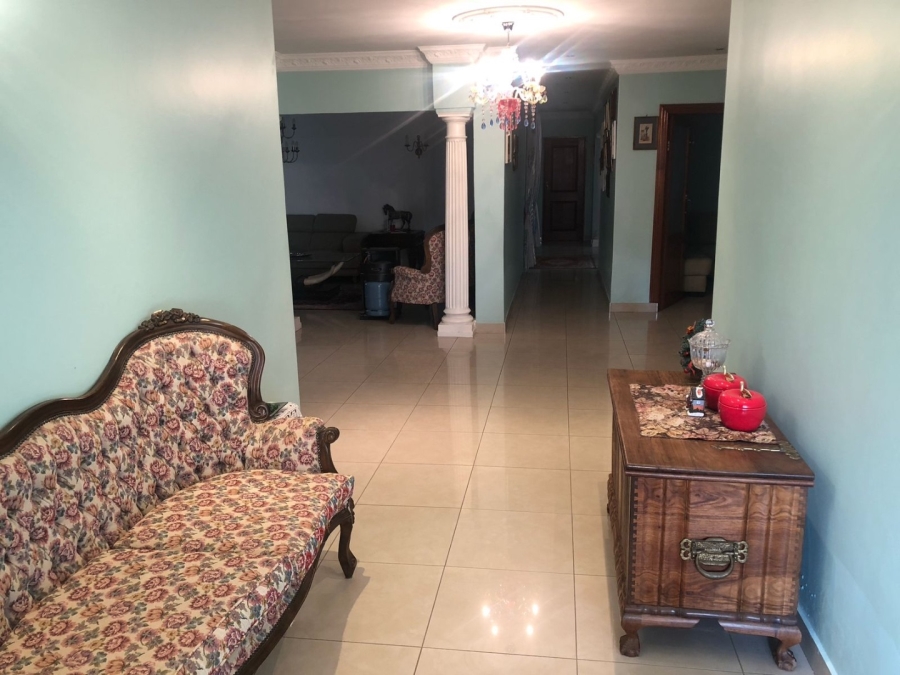 5 Bedroom Property for Sale in Crescent Wood Country Estate Gauteng