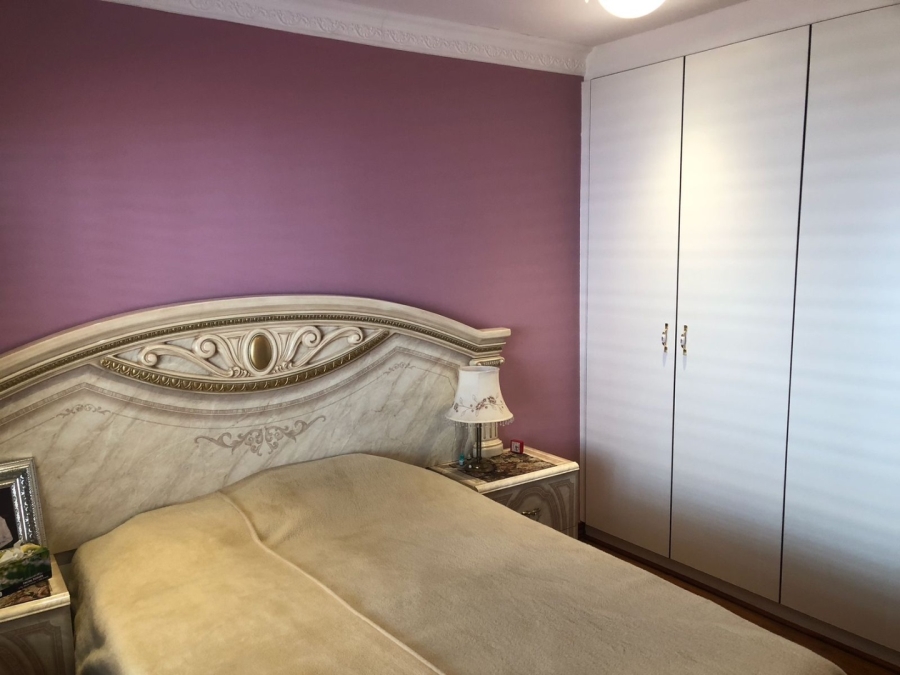5 Bedroom Property for Sale in Crescent Wood Country Estate Gauteng