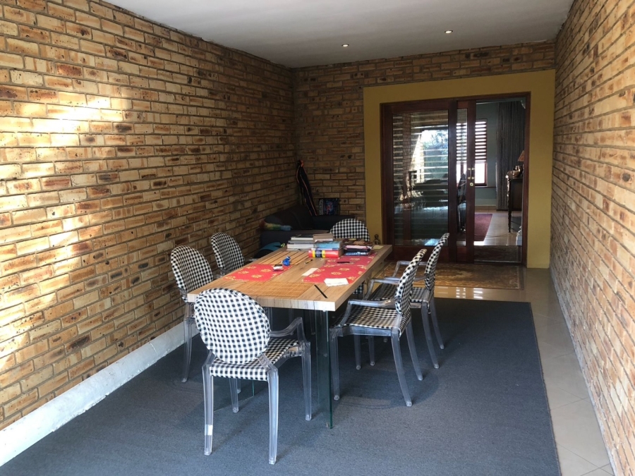 5 Bedroom Property for Sale in Crescent Wood Country Estate Gauteng