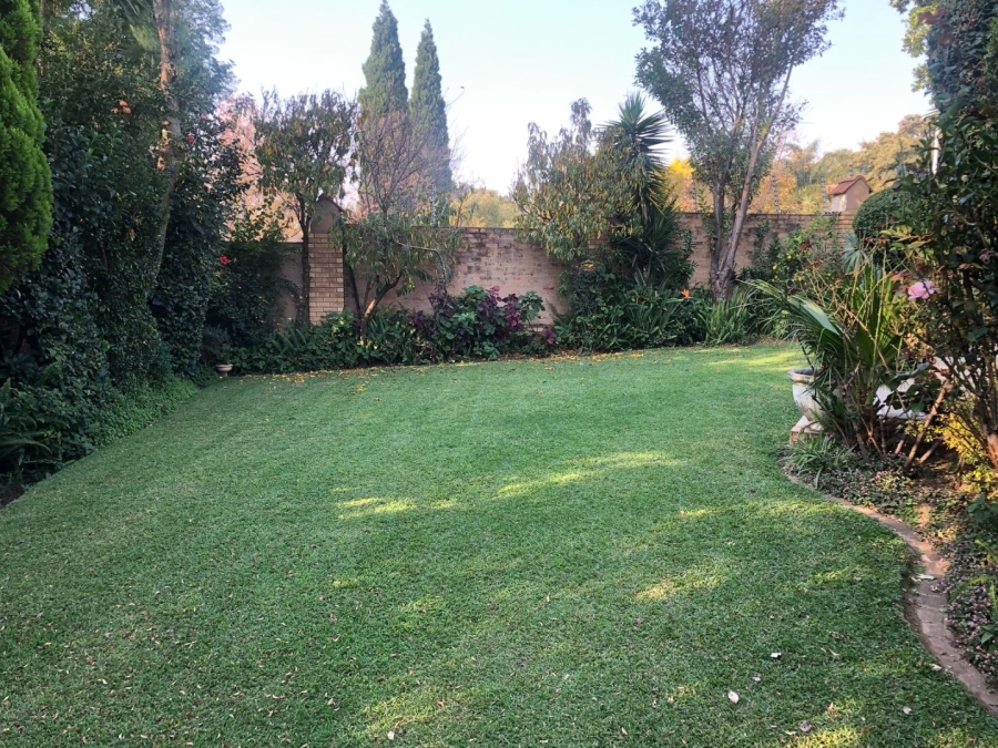 5 Bedroom Property for Sale in Crescent Wood Country Estate Gauteng