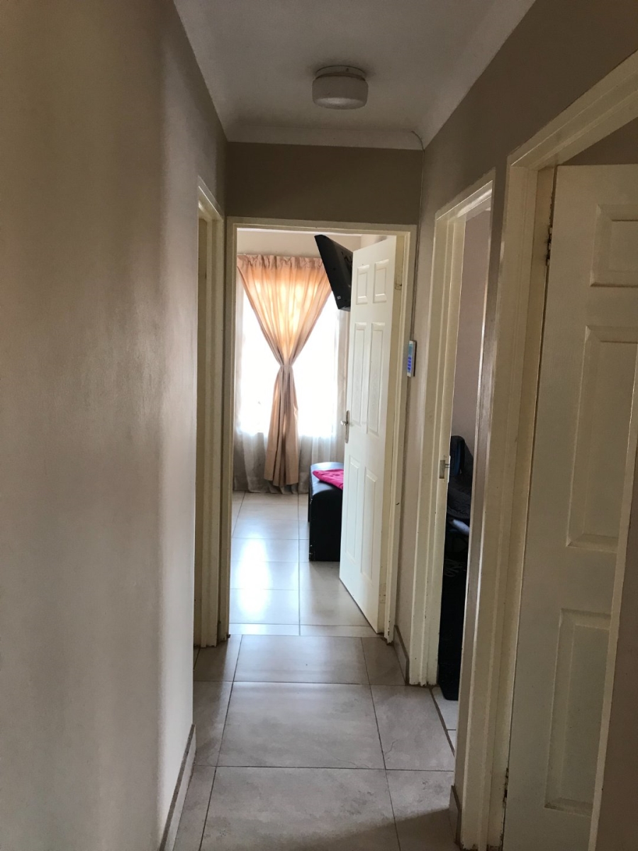 3 Bedroom Property for Sale in Toekomsrus Gauteng