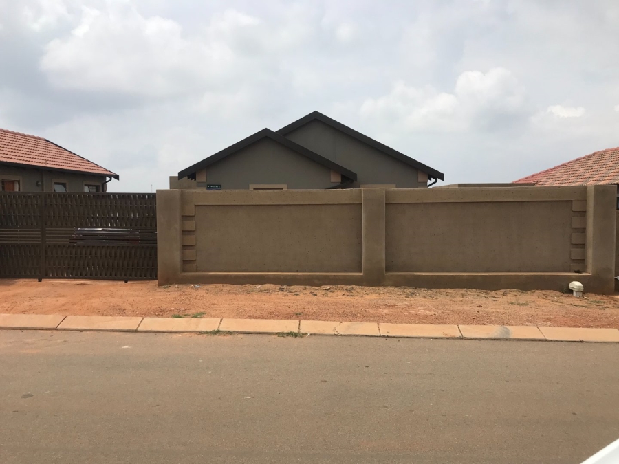 3 Bedroom Property for Sale in Toekomsrus Gauteng