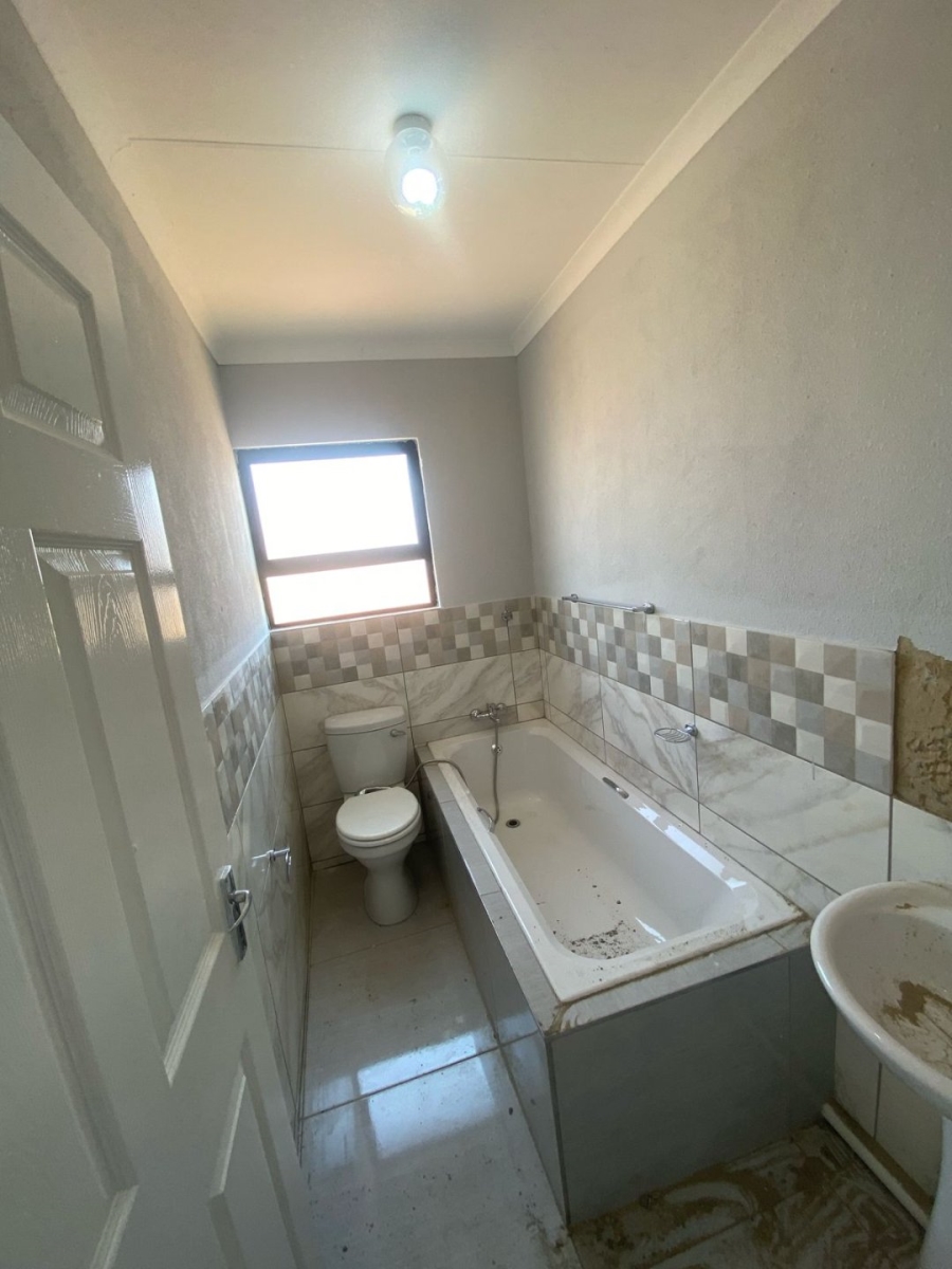  Bedroom Property for Sale in Dersley Gauteng