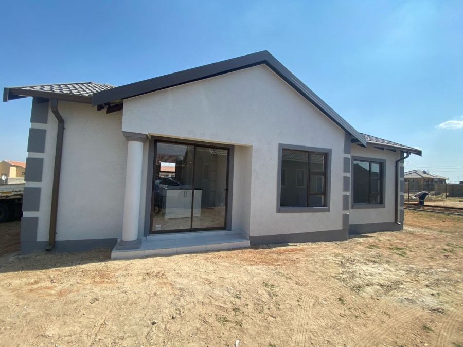  Bedroom Property for Sale in Dersley Gauteng