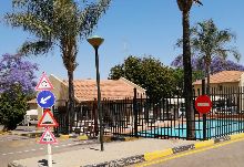 To Let 2 Bedroom Property for Rent in Die Hoewes Gauteng