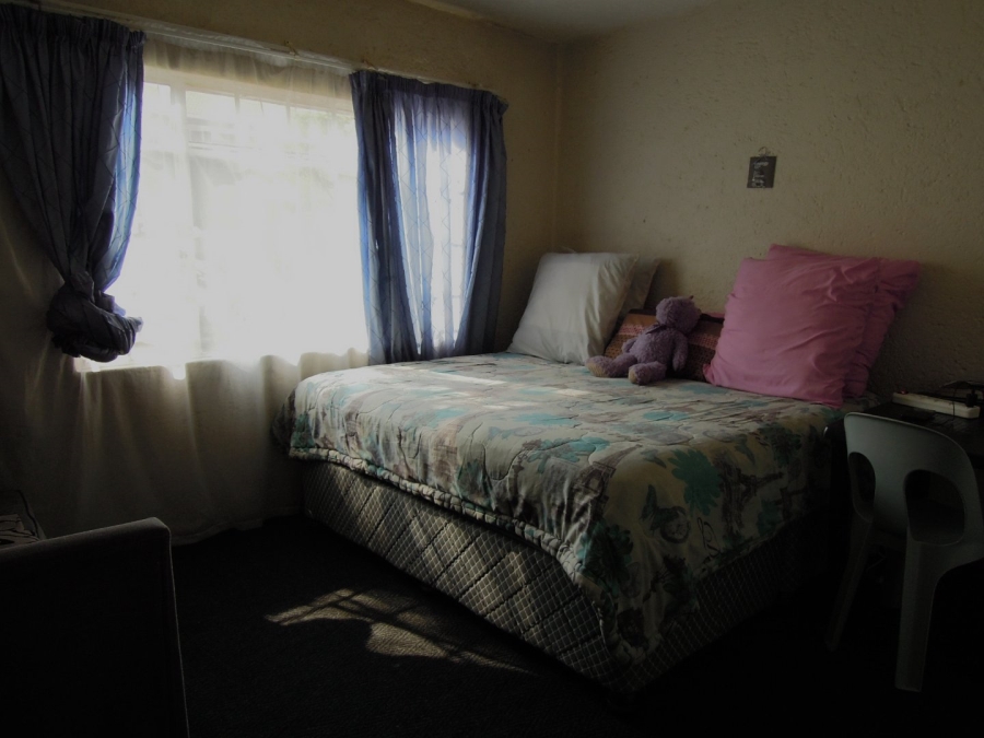 To Let 2 Bedroom Property for Rent in Die Hoewes Gauteng