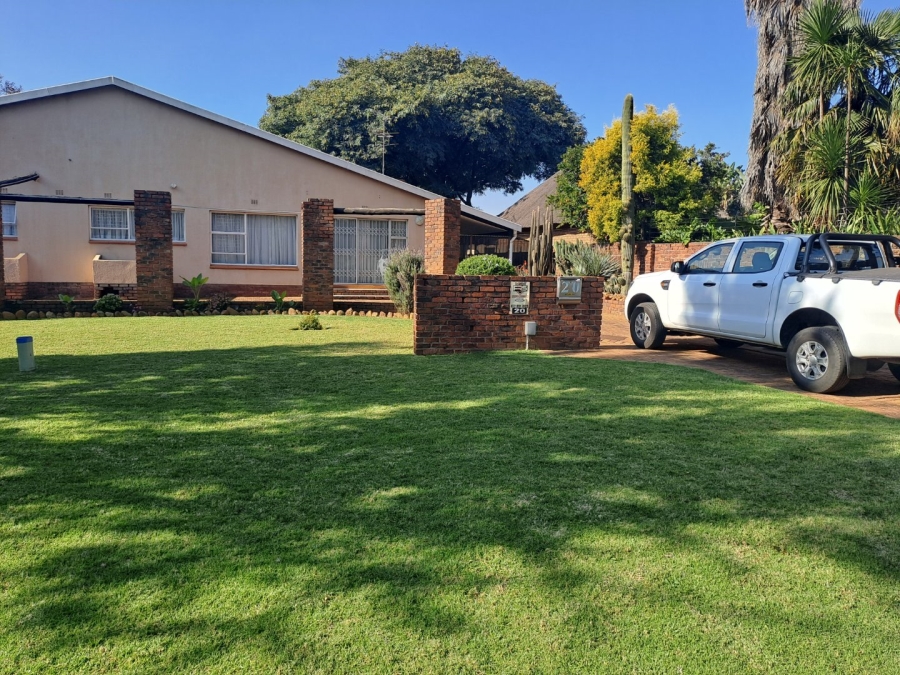 To Let 4 Bedroom Property for Rent in Witfield Gauteng