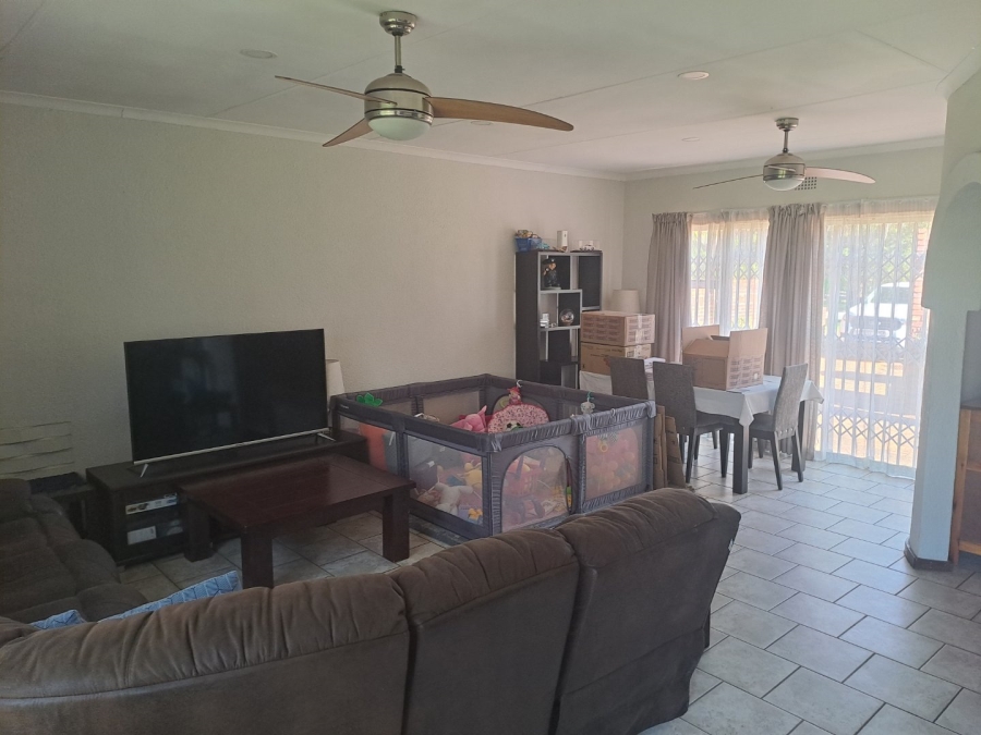 To Let 4 Bedroom Property for Rent in Witfield Gauteng