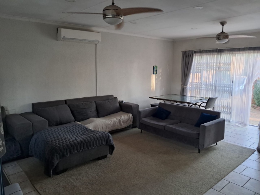 To Let 4 Bedroom Property for Rent in Witfield Gauteng