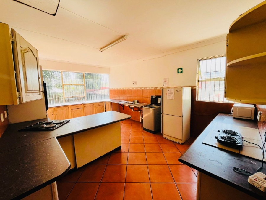 10 Bedroom Property for Sale in Melville Gauteng
