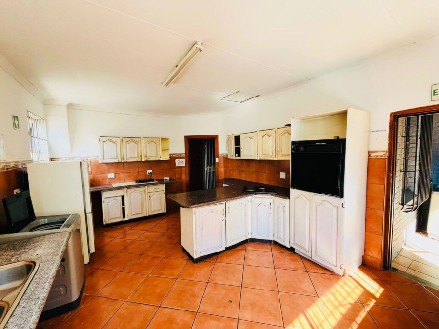 10 Bedroom Property for Sale in Melville Gauteng