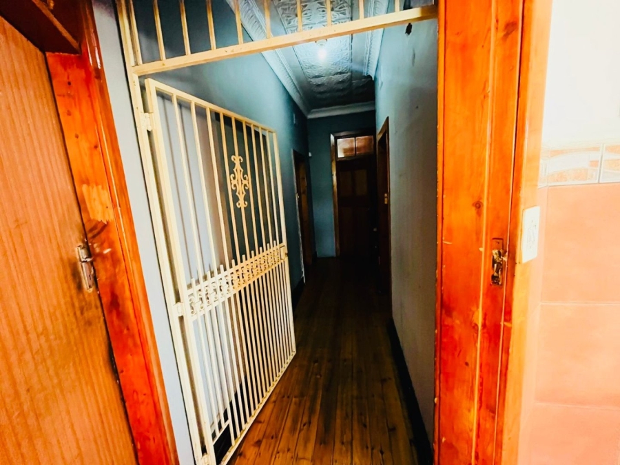 10 Bedroom Property for Sale in Melville Gauteng