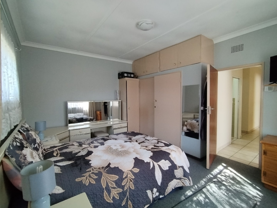 3 Bedroom Property for Sale in Selcourt Gauteng