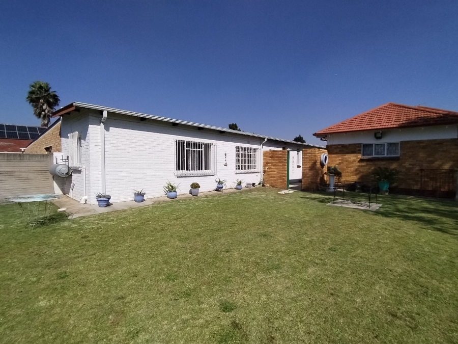 3 Bedroom Property for Sale in Selcourt Gauteng