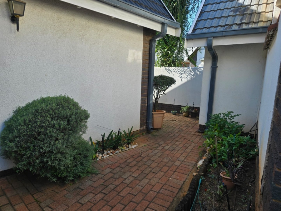 4 Bedroom Property for Sale in Bedfordview Gauteng