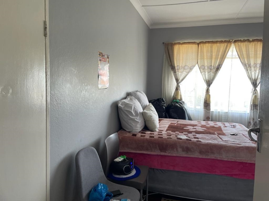 3 Bedroom Property for Sale in Newclare Gauteng
