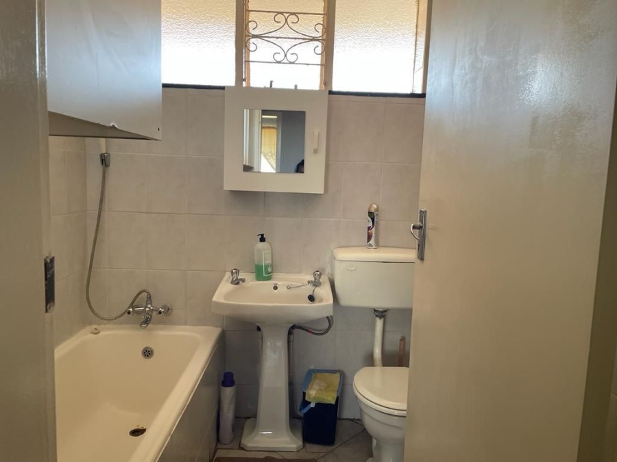 3 Bedroom Property for Sale in Newclare Gauteng