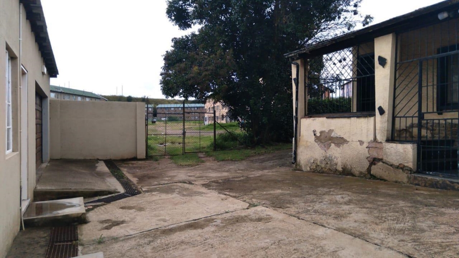 3 Bedroom Property for Sale in Newclare Gauteng