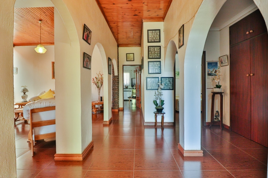 6 Bedroom Property for Sale in Tedderfield A H Gauteng