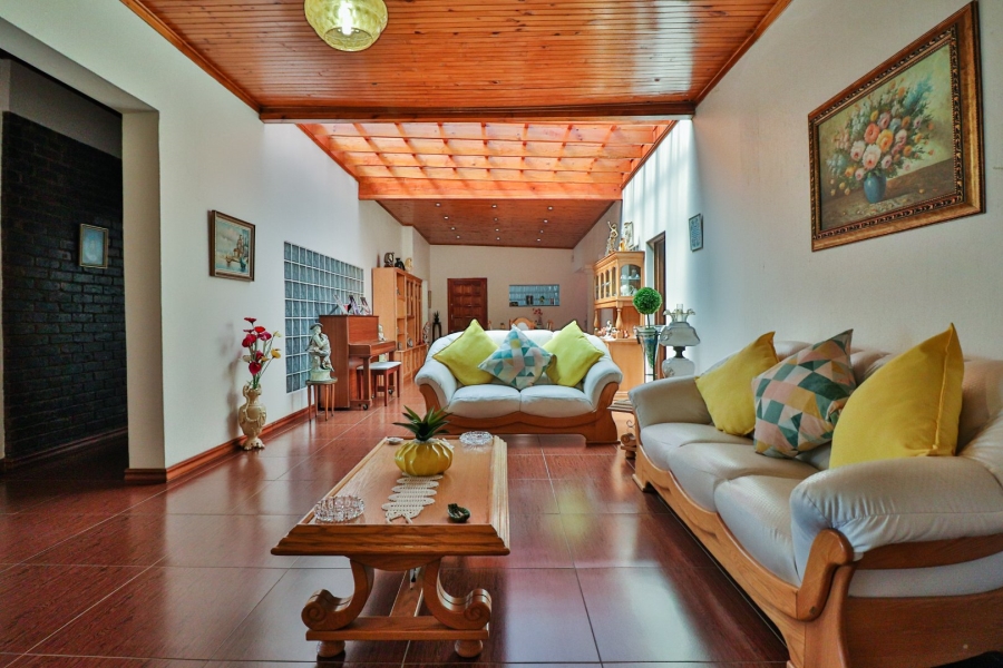 6 Bedroom Property for Sale in Tedderfield A H Gauteng
