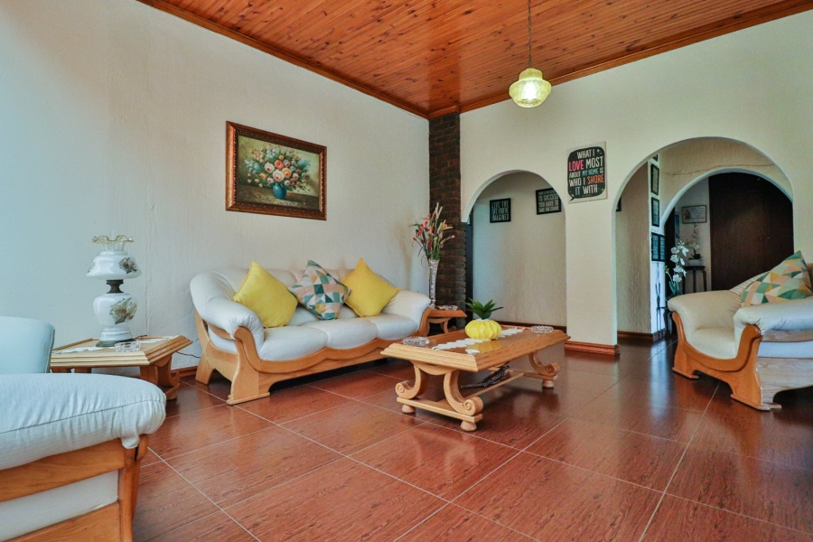 6 Bedroom Property for Sale in Tedderfield A H Gauteng