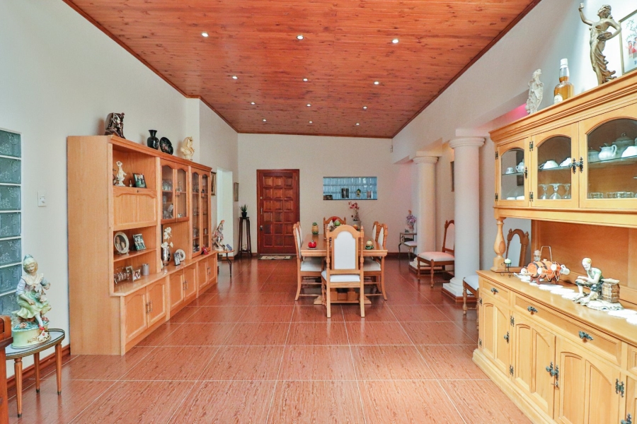 6 Bedroom Property for Sale in Tedderfield A H Gauteng