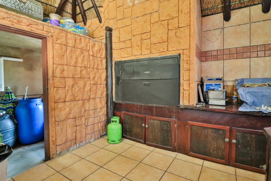 6 Bedroom Property for Sale in Tedderfield A H Gauteng