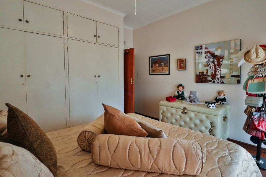 6 Bedroom Property for Sale in Tedderfield A H Gauteng