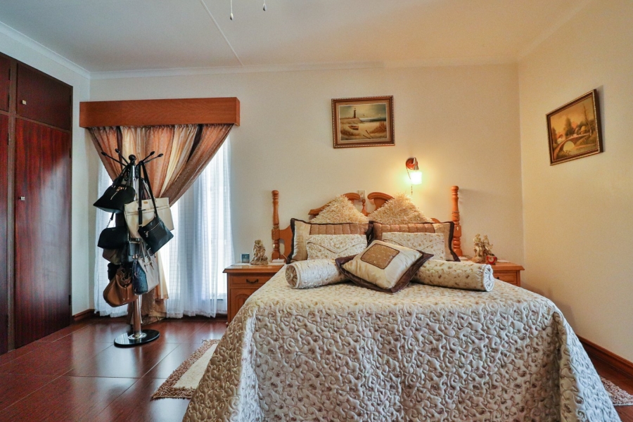 6 Bedroom Property for Sale in Tedderfield A H Gauteng