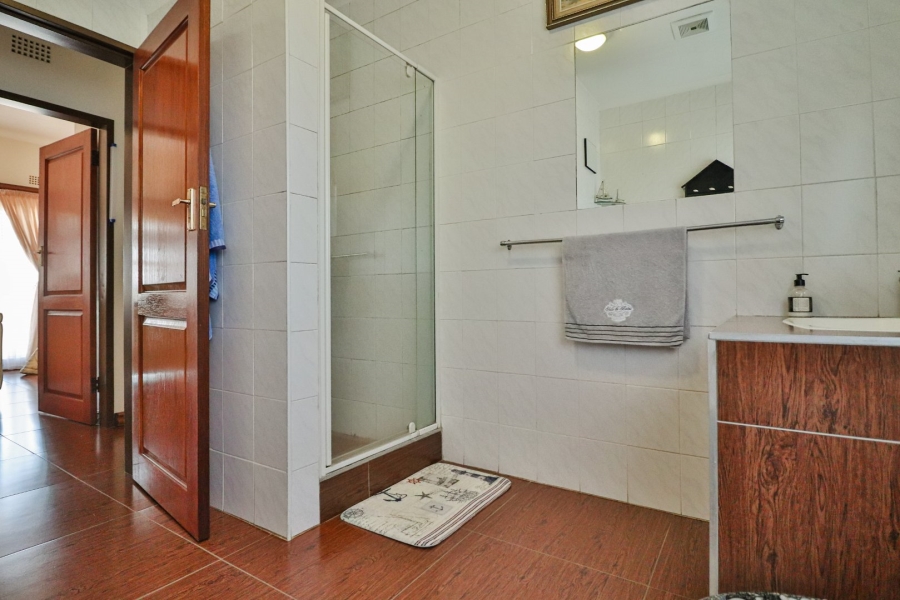 6 Bedroom Property for Sale in Tedderfield A H Gauteng