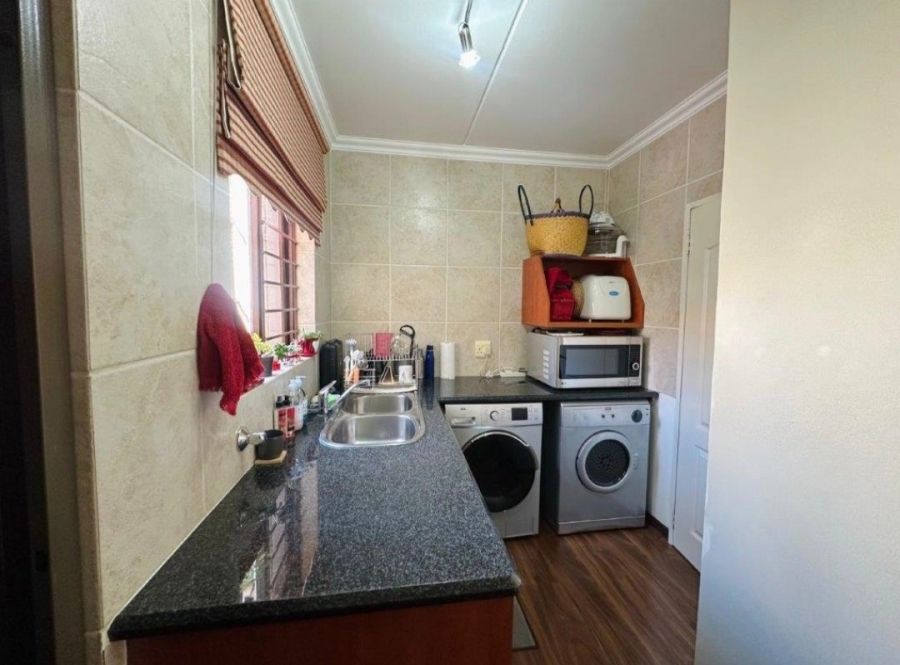 3 Bedroom Property for Sale in Bassonia Gauteng
