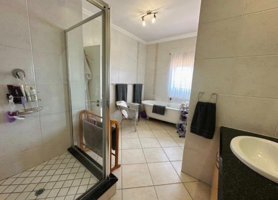 3 Bedroom Property for Sale in Bassonia Gauteng