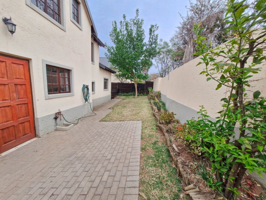 2 Bedroom Property for Sale in Equestria Gauteng