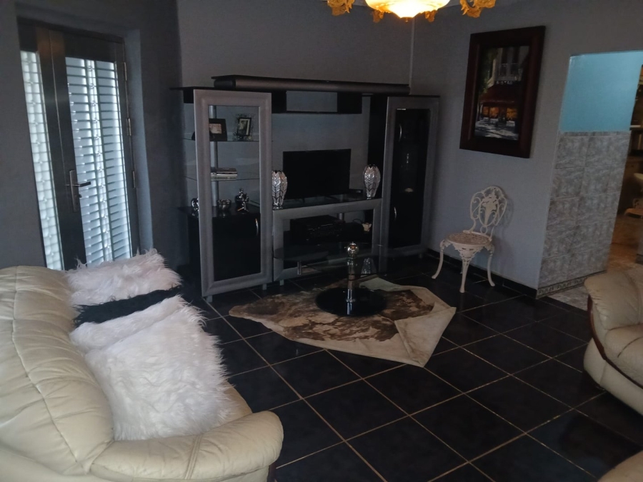 4 Bedroom Property for Sale in Soshanguve G Gauteng