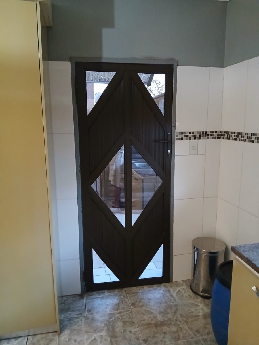 4 Bedroom Property for Sale in Soshanguve G Gauteng